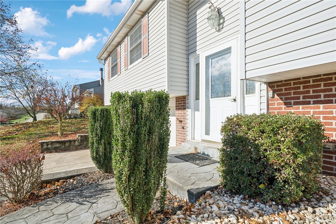 1828 Ivanhoe Dr