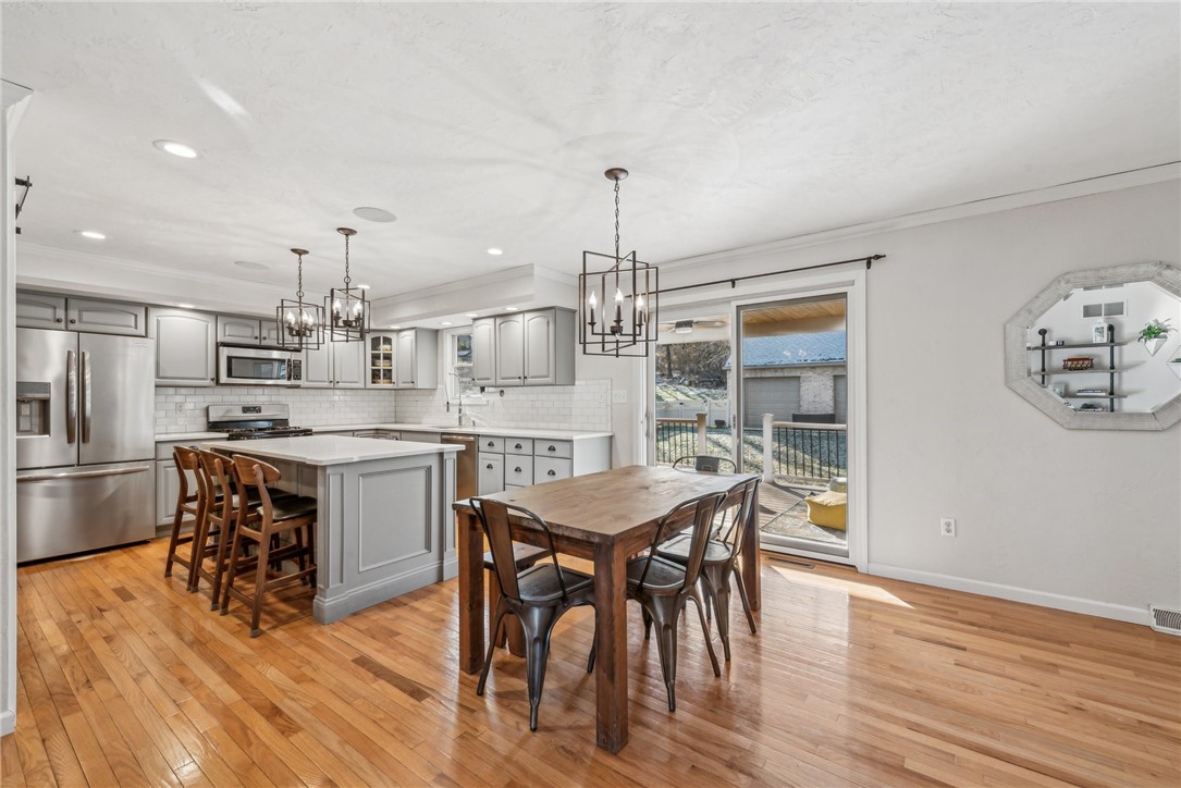 10098 Stella De Oro Dr