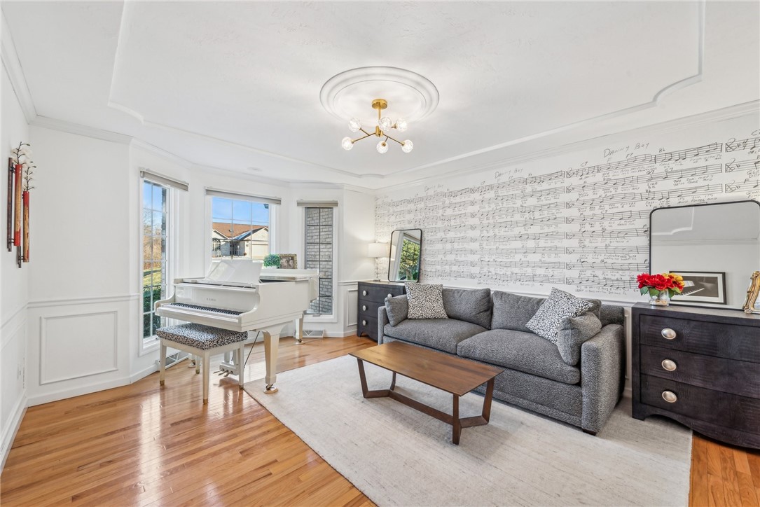 10098 Stella De Oro Dr