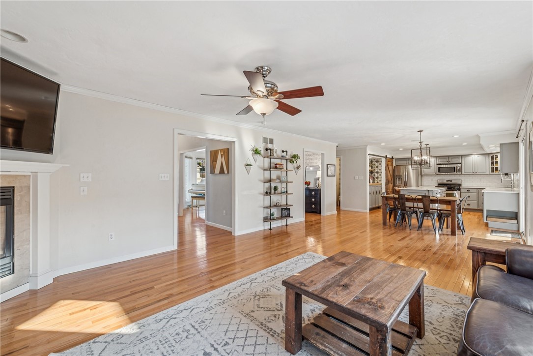 10098 Stella De Oro Dr