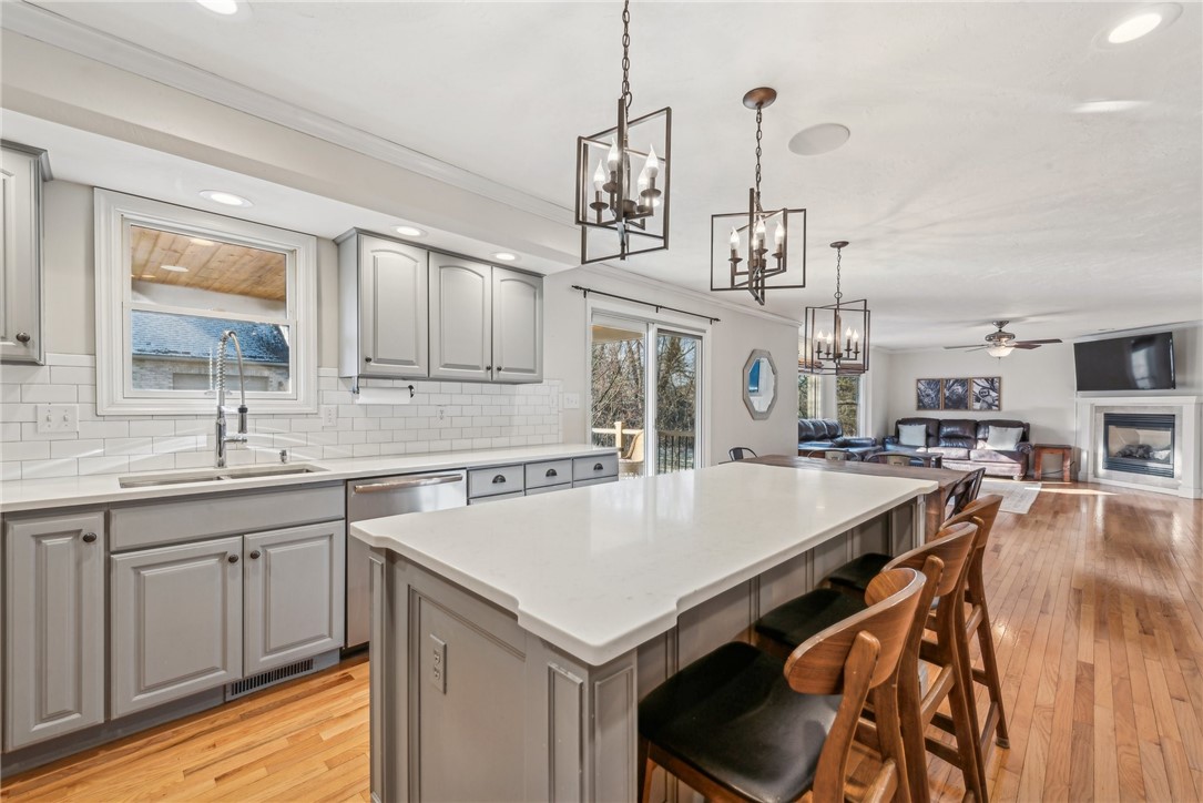 10098 Stella De Oro Dr