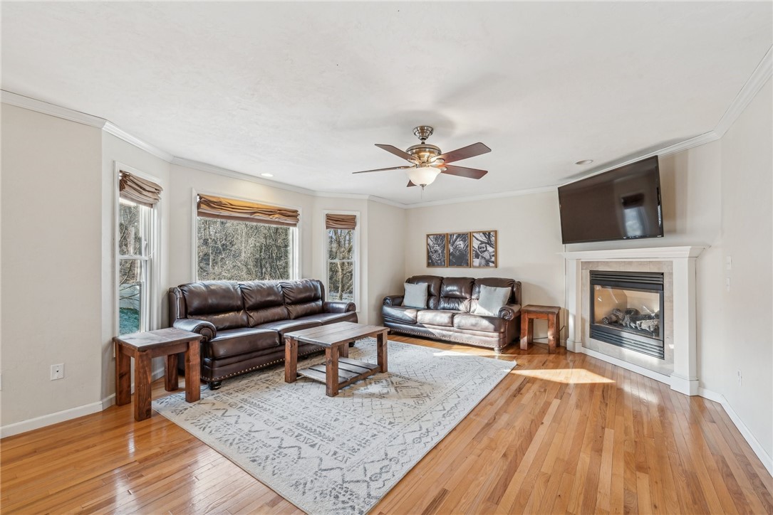 10098 Stella De Oro Dr