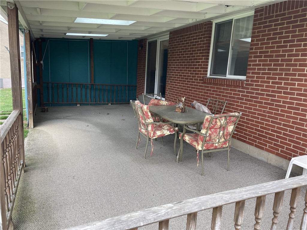 502 BLOOMFIELD DR
