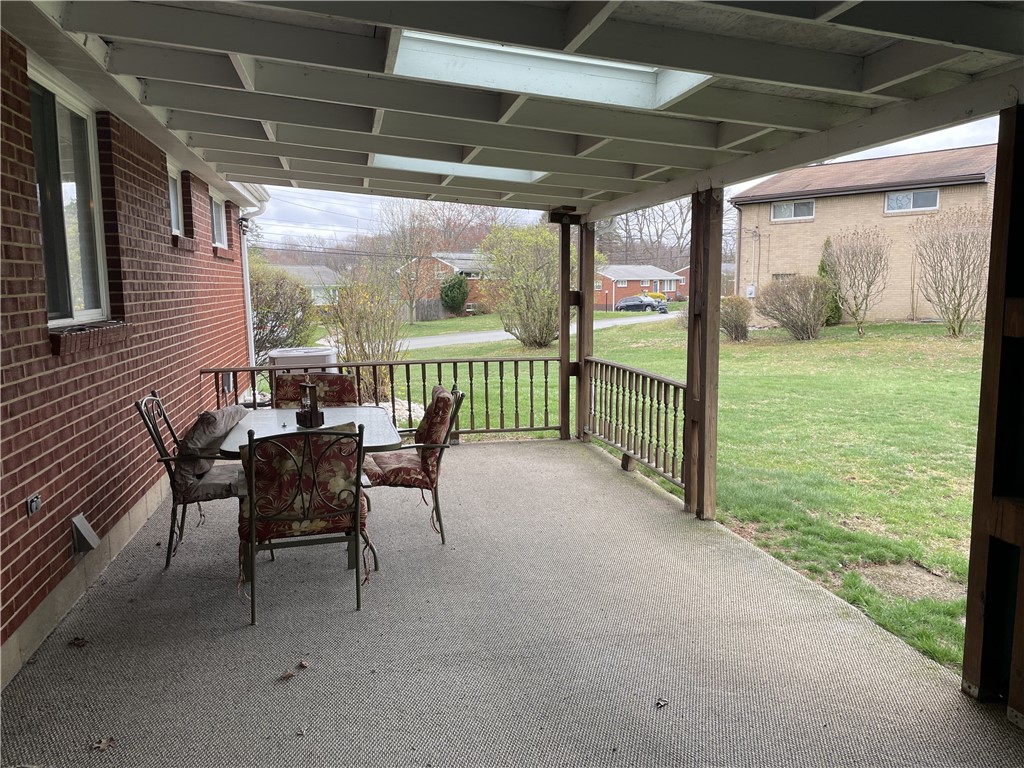 502 BLOOMFIELD DR