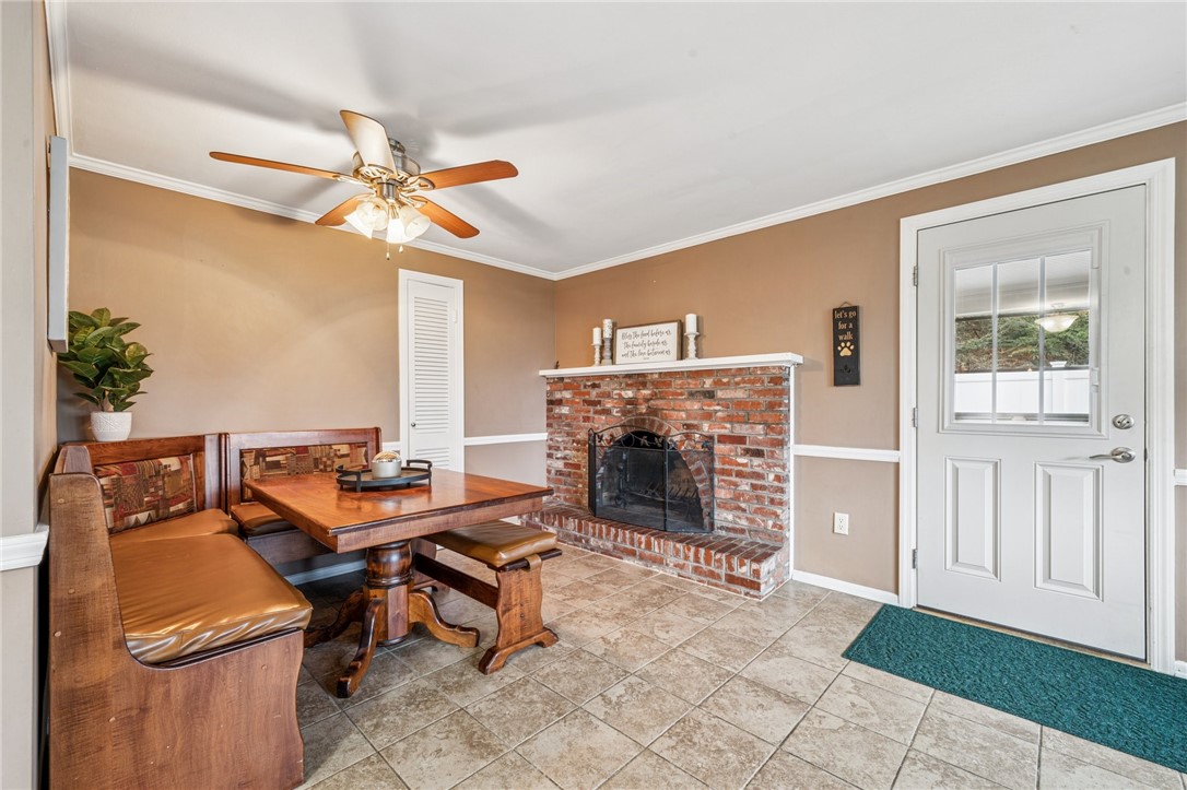 809 Broughton Rd