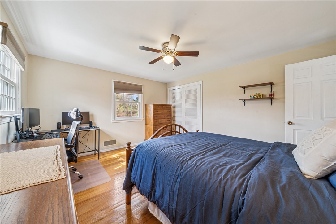 809 Broughton Rd