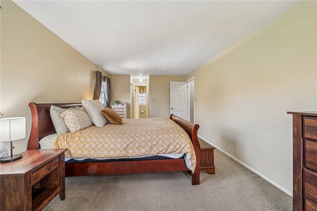 809 Broughton Rd