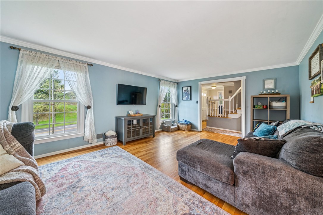 809 Broughton Rd