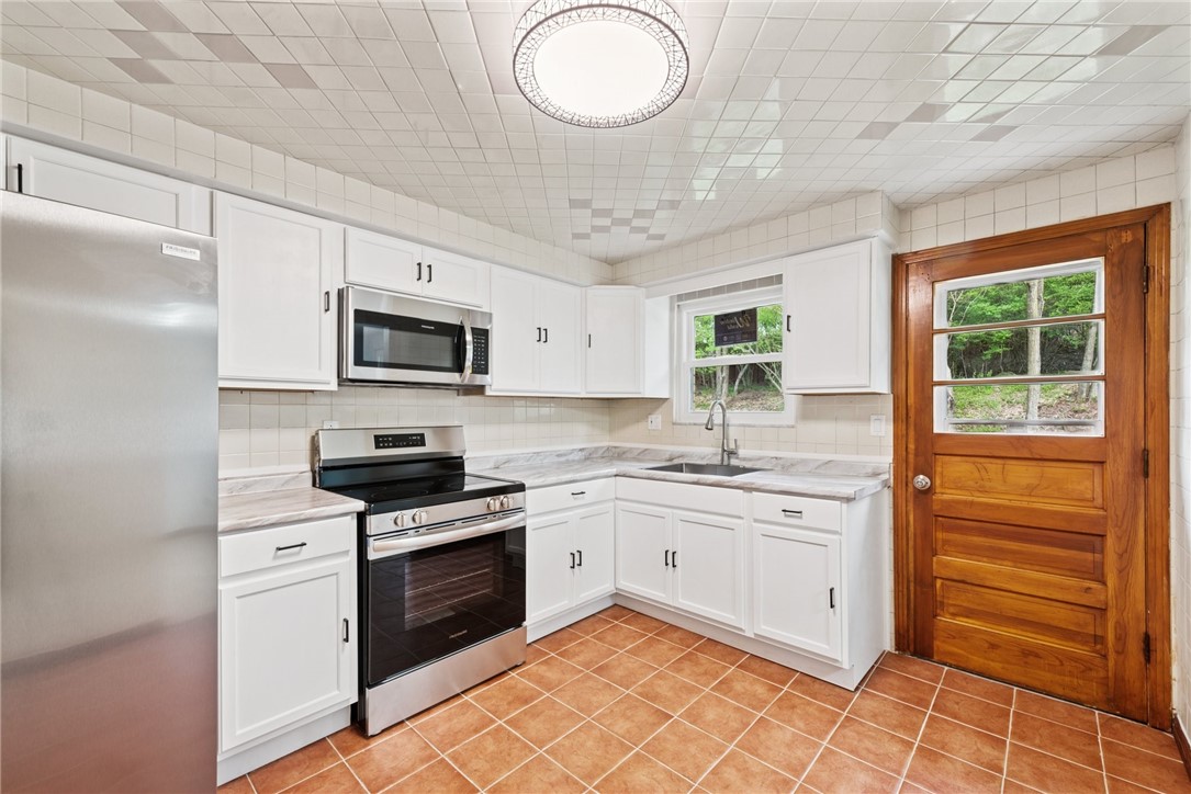 13689 Lincoln Way