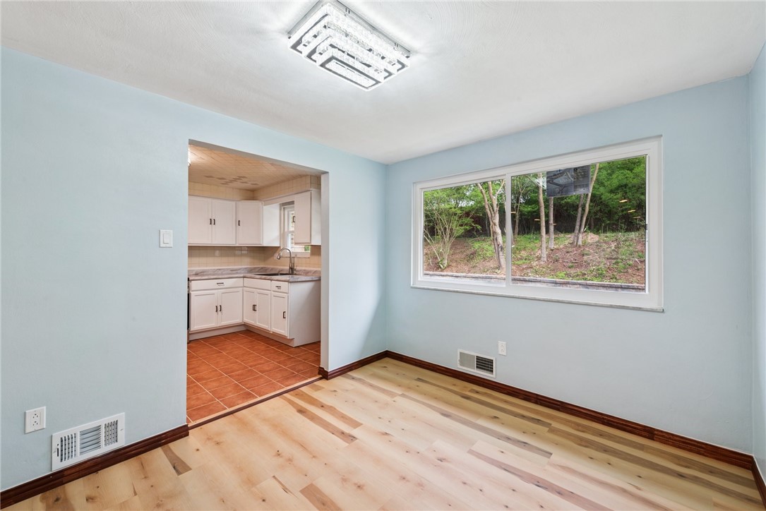 13689 Lincoln Way