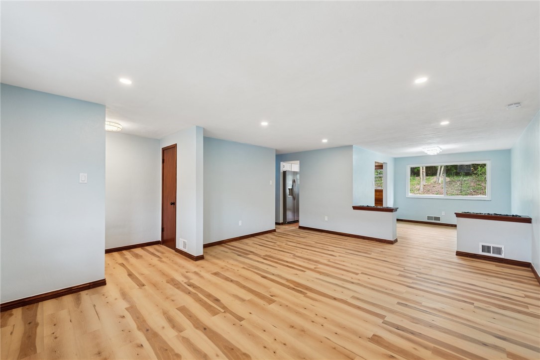 13689 Lincoln Way