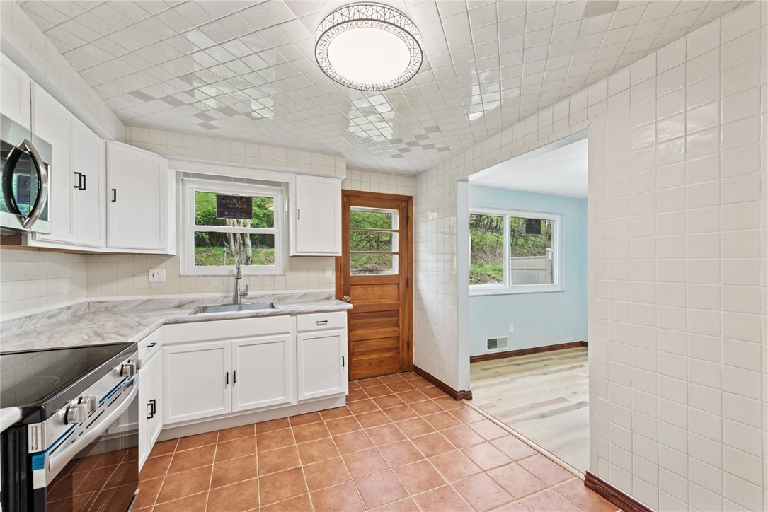 13689 Lincoln Way