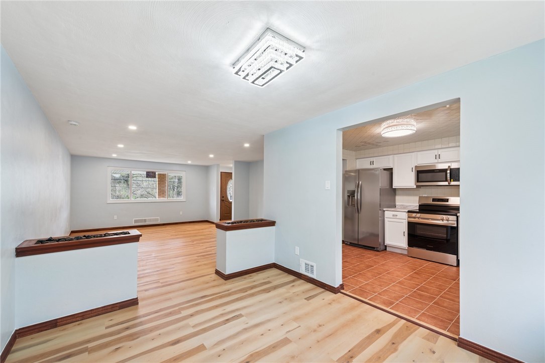 13689 Lincoln Way