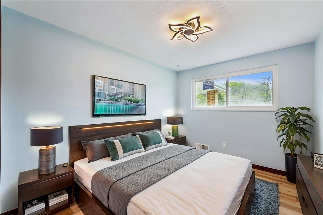 13689 Lincoln Way