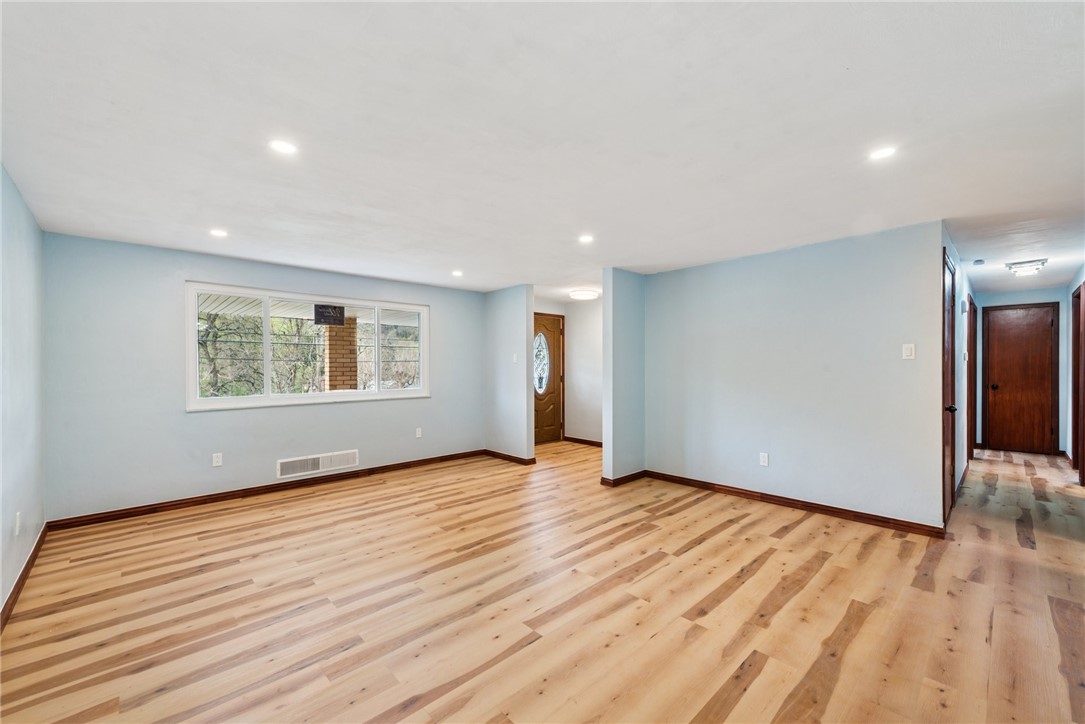 13689 Lincoln Way