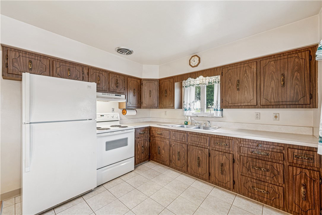 741 Whitehead Lane.