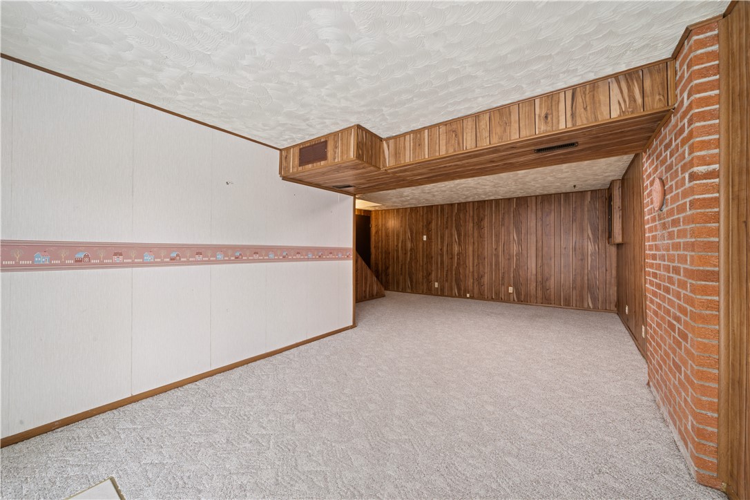 212 Wheatfield Dr