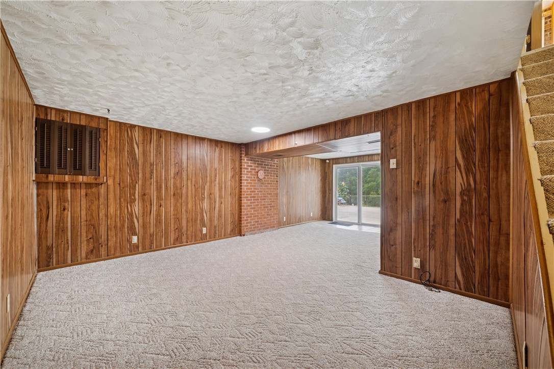 212 Wheatfield Dr