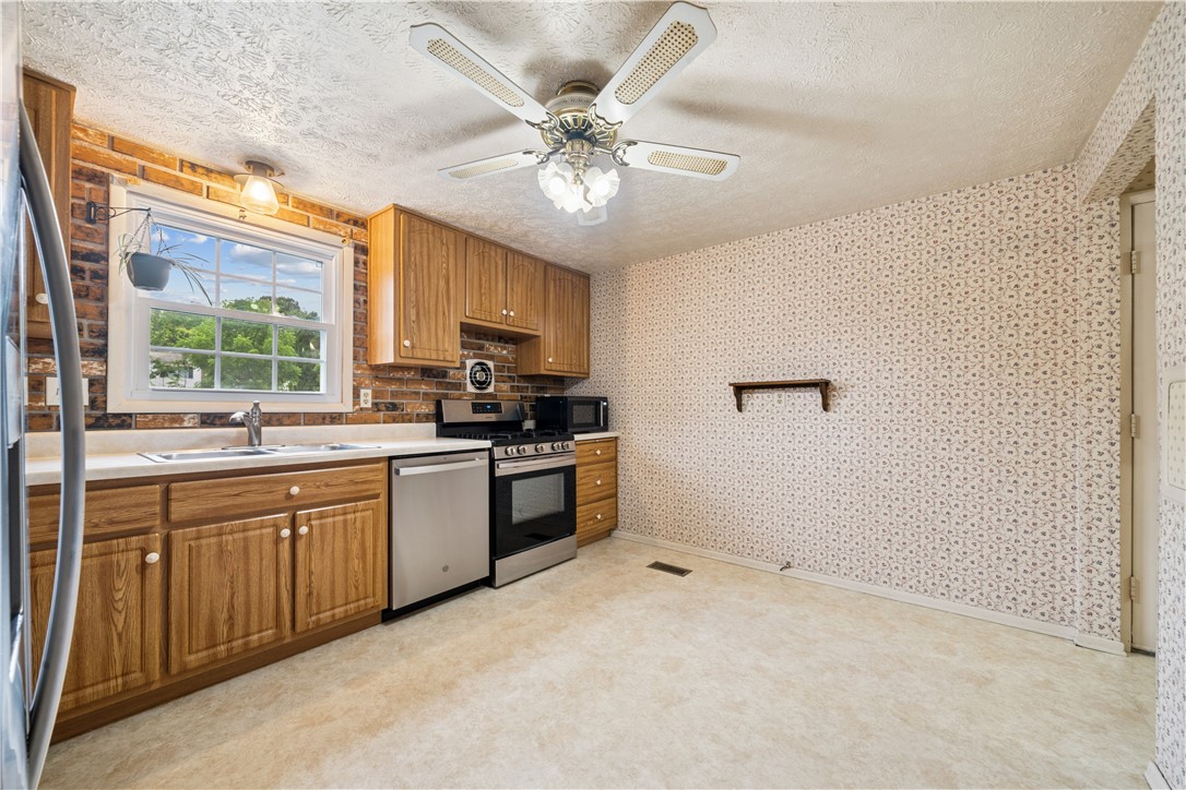 212 Wheatfield Dr