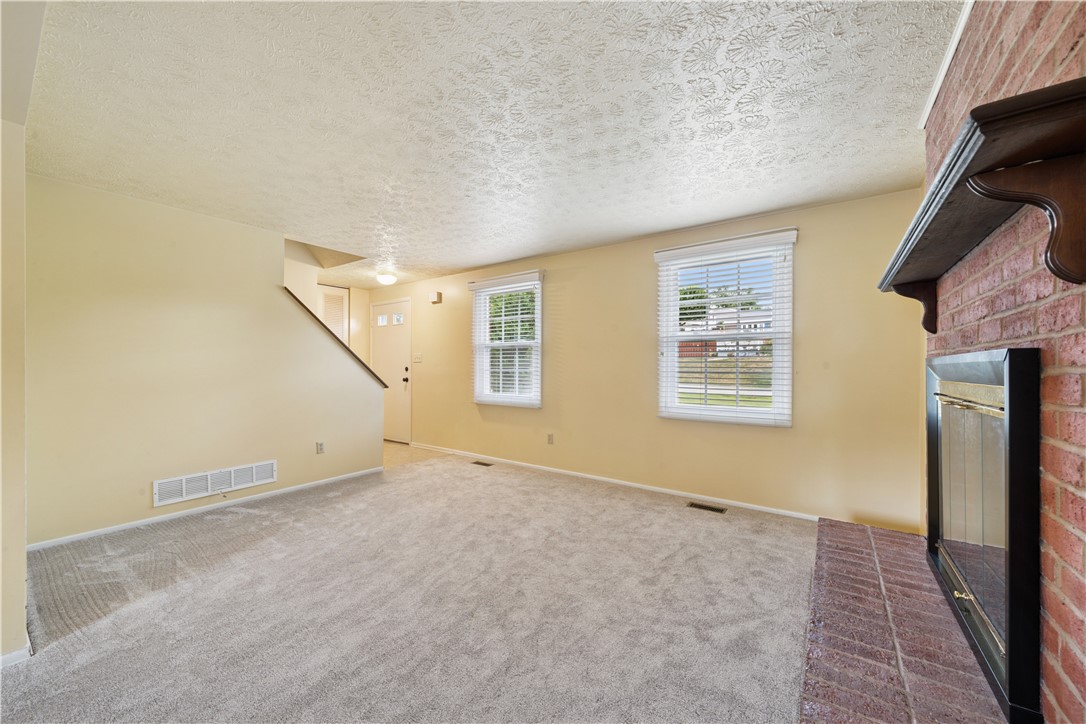 212 Wheatfield Dr