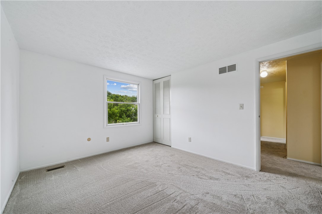 212 Wheatfield Dr