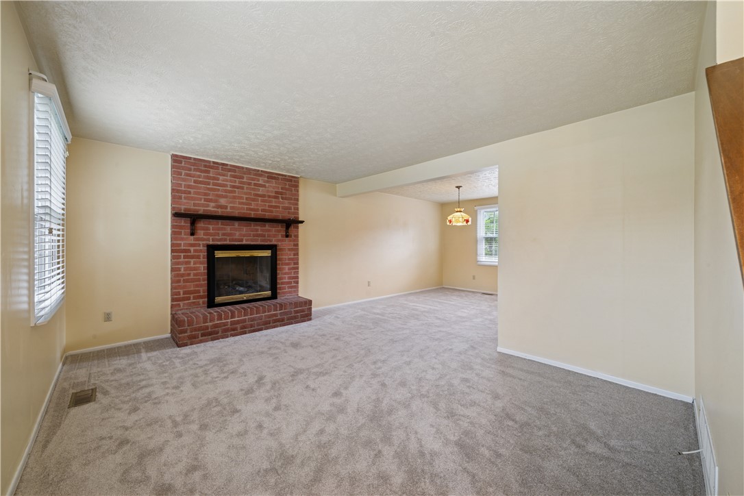 212 Wheatfield Dr