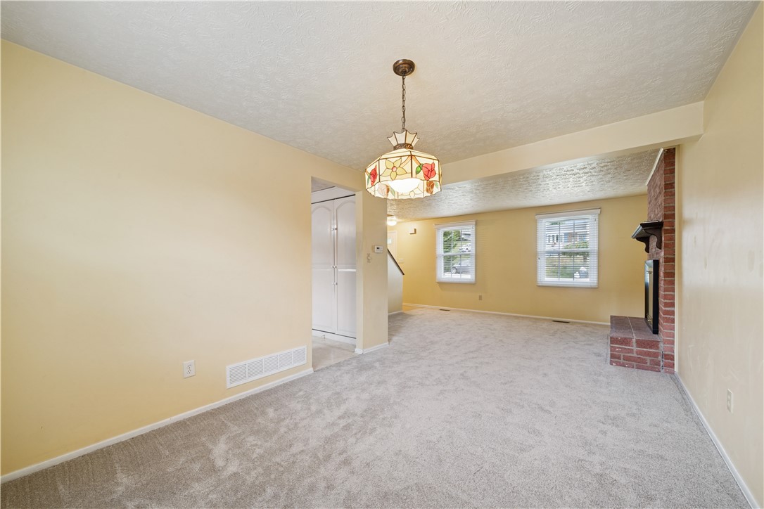 212 Wheatfield Dr