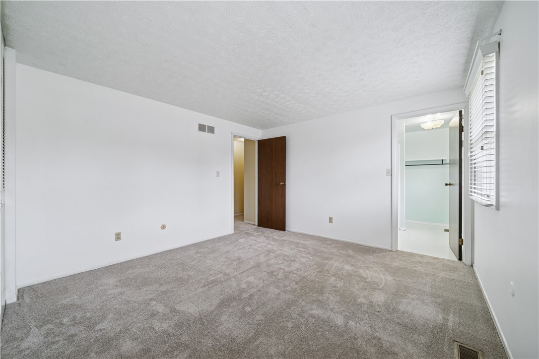 212 Wheatfield Dr