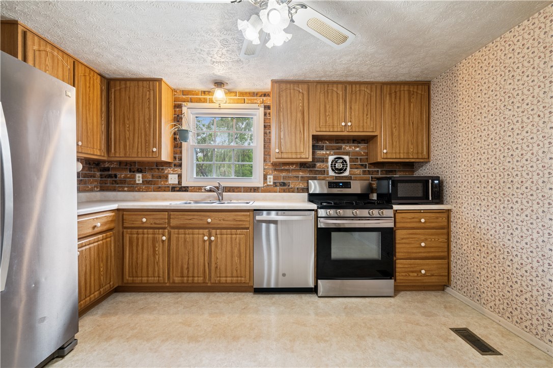 212 Wheatfield Dr