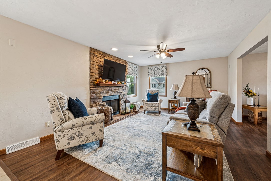 1525 Jennifer Ct