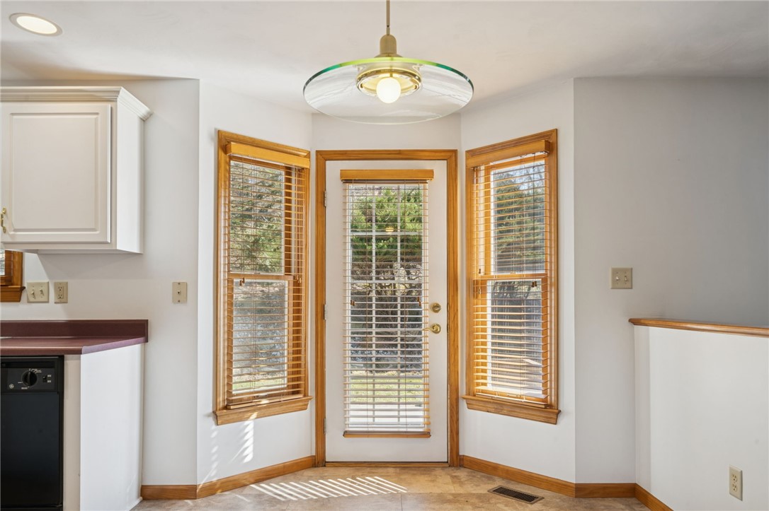 1051 Finchley Rd