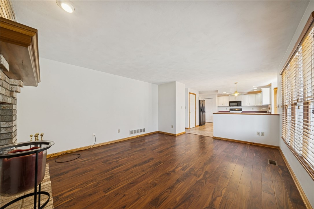 1051 Finchley Rd