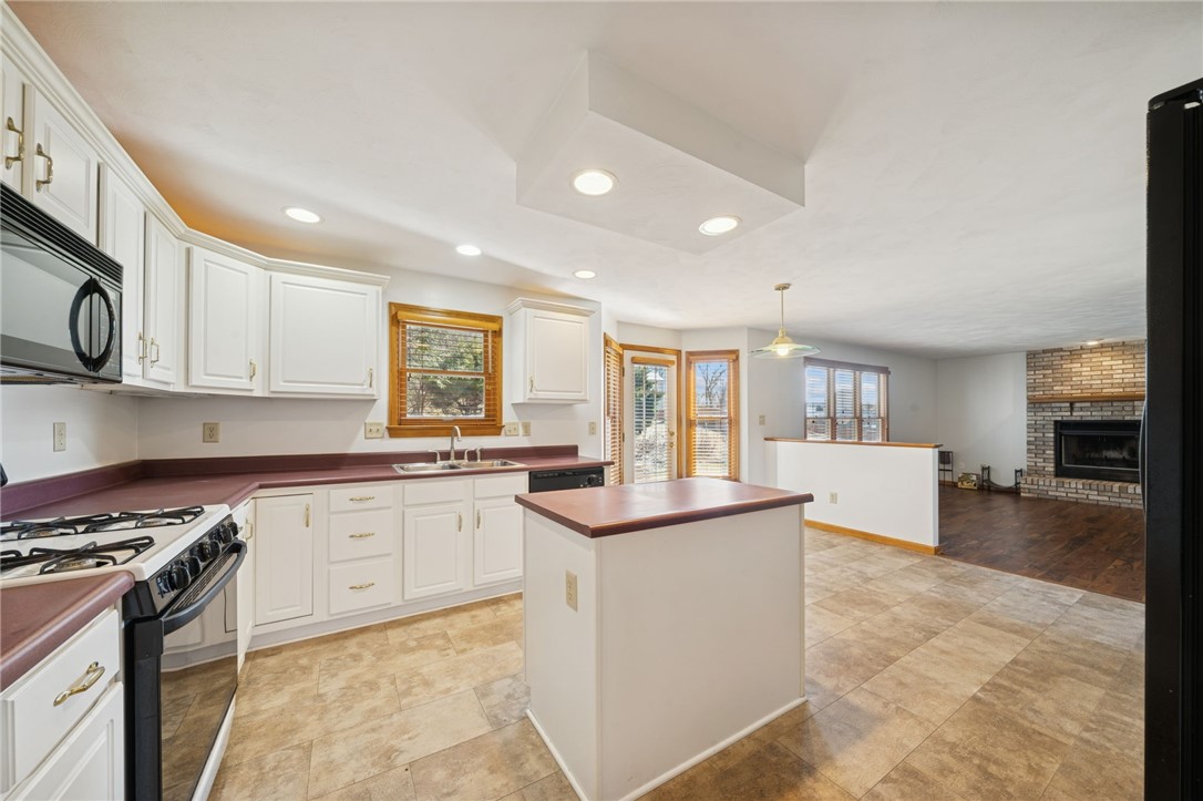 1051 Finchley Rd