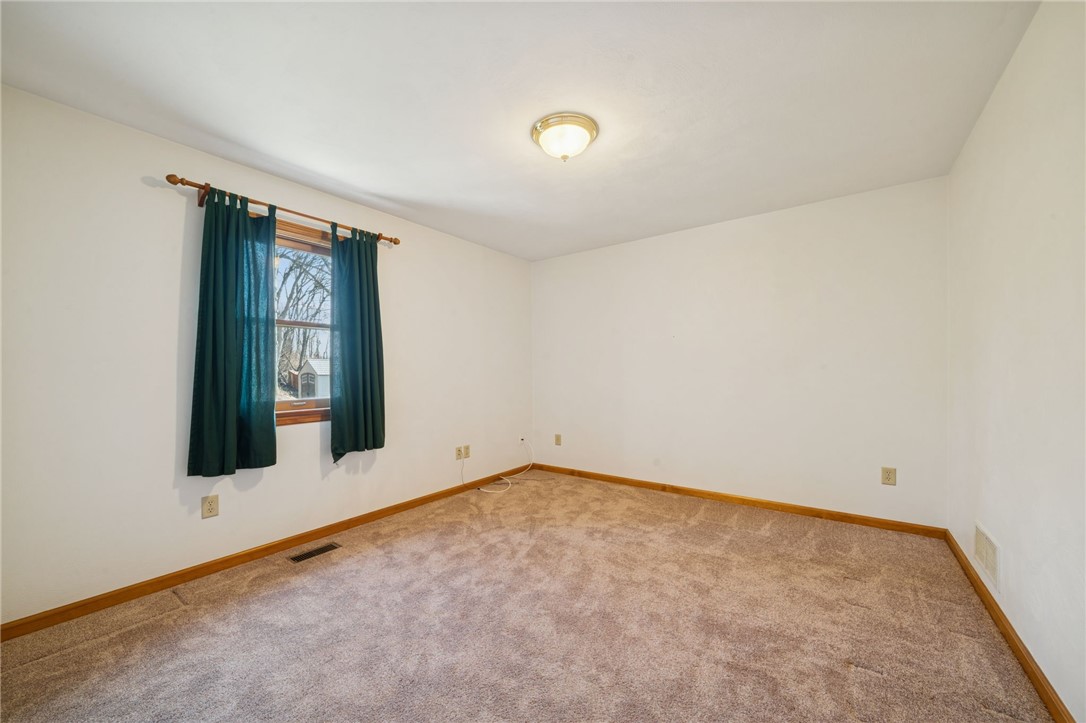 1051 Finchley Rd