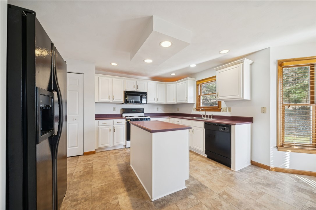 1051 Finchley Rd