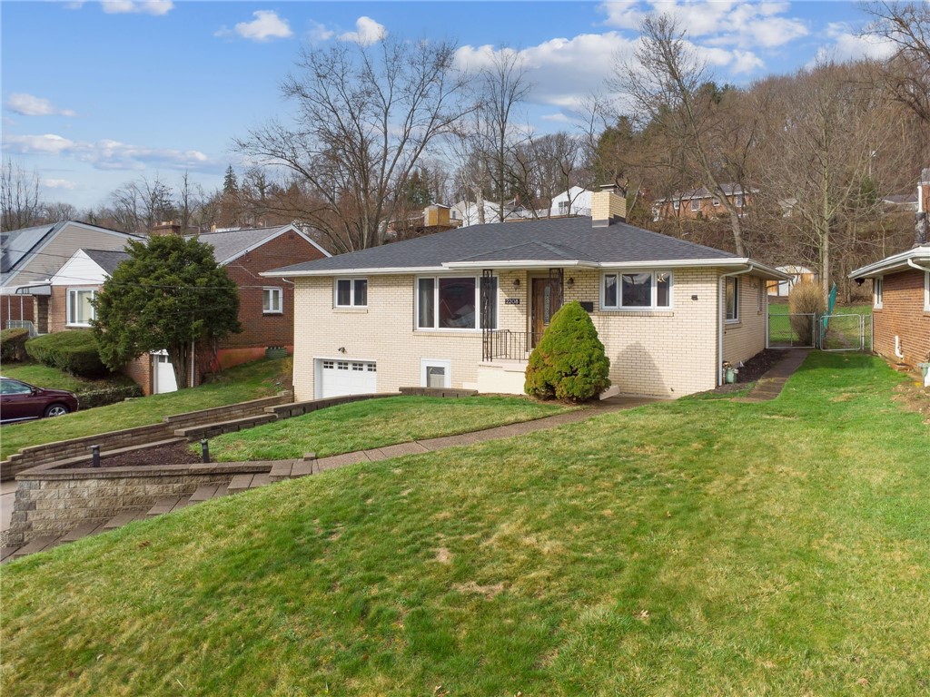 2208 Hemlock Dr