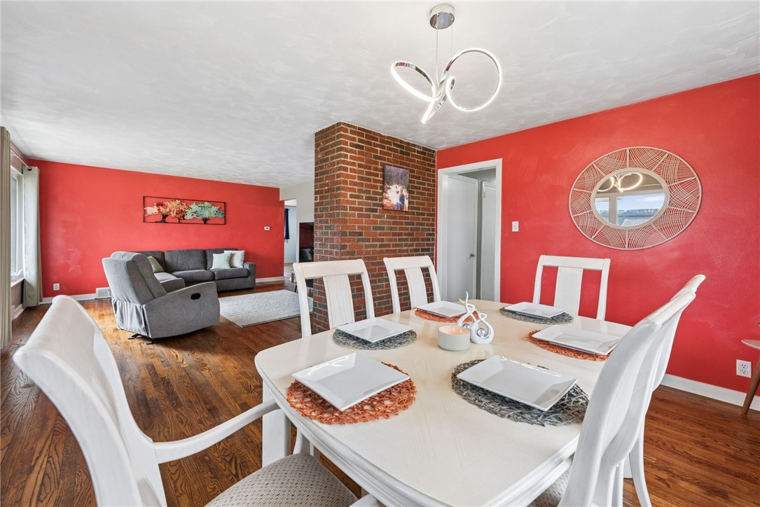 2208 Hemlock Dr