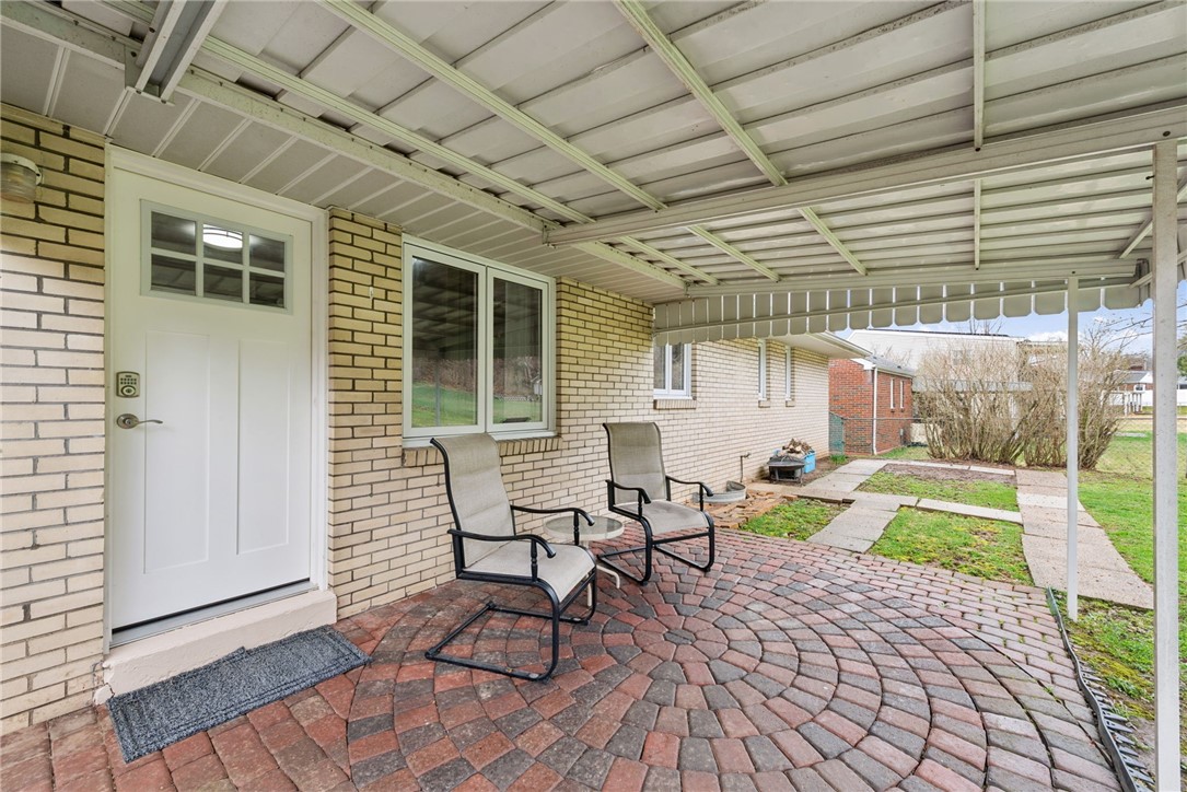 2208 Hemlock Dr