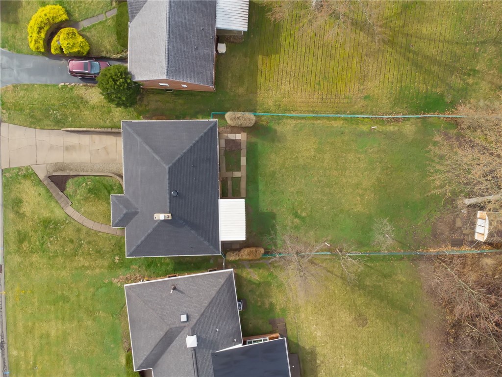2208 Hemlock Dr