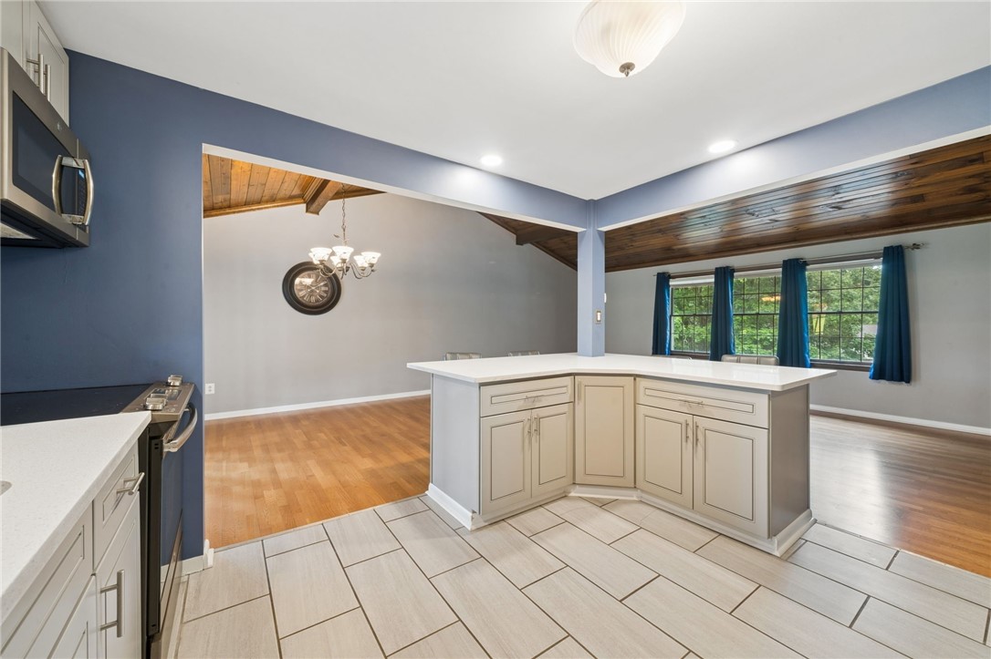 4044 Briarwood Dr