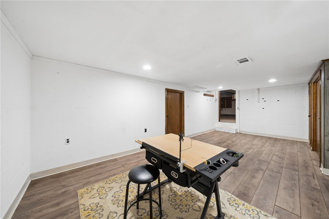 4044 Briarwood Dr