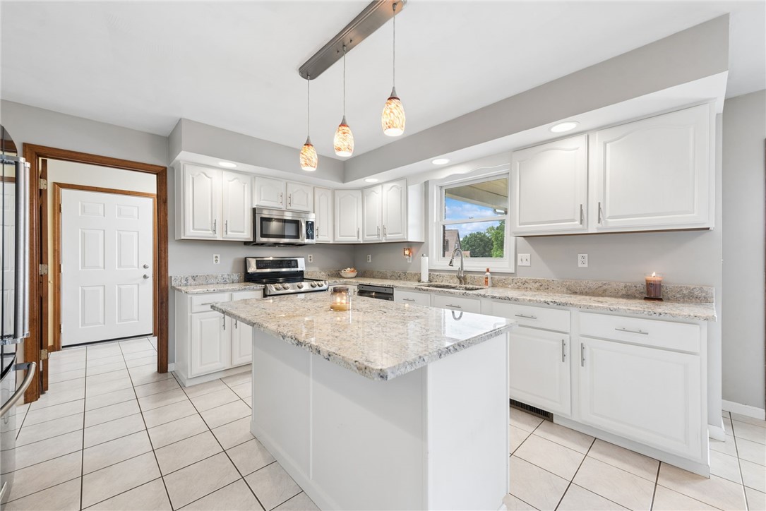 9331 Pembroke Cir