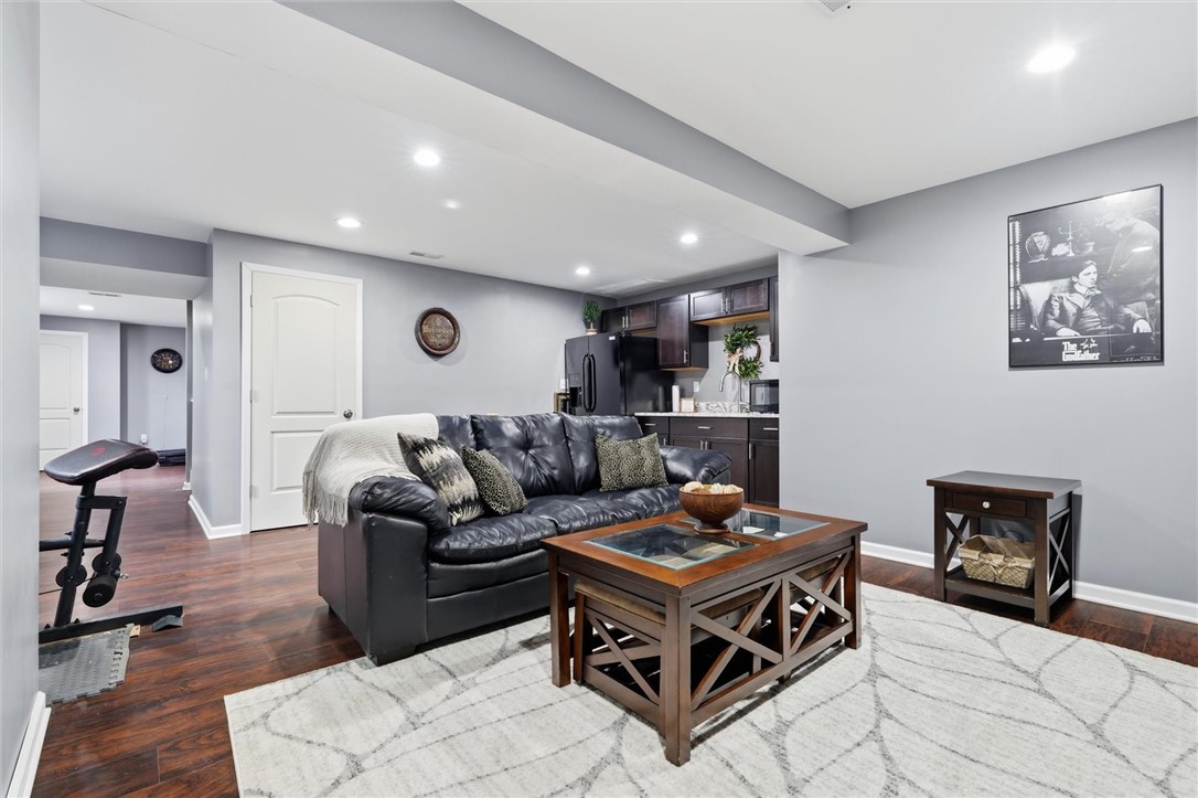 11623 Salerno Dr