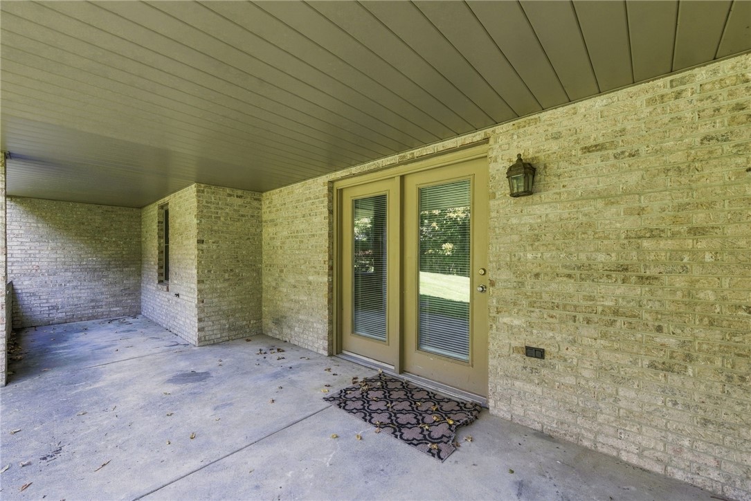 706 Forest Oaks Trl