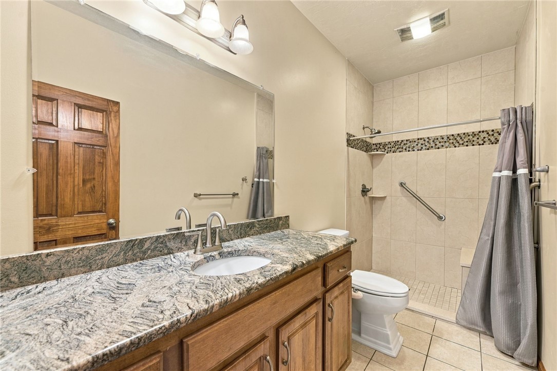 706 Forest Oaks Trl
