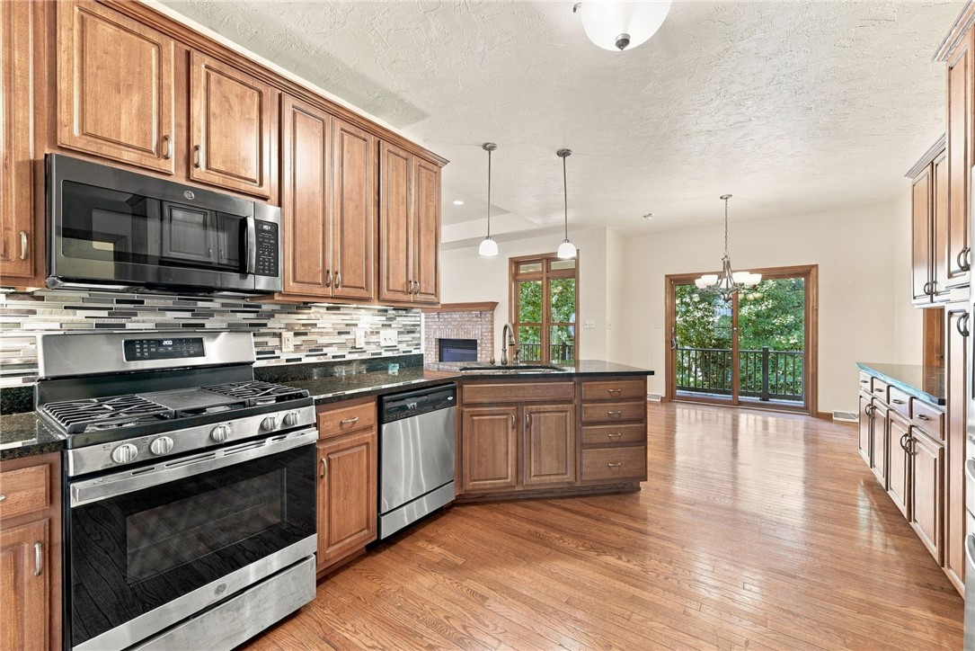 706 Forest Oaks Trl