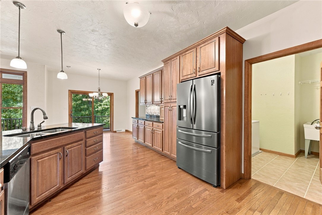 706 Forest Oaks Trl