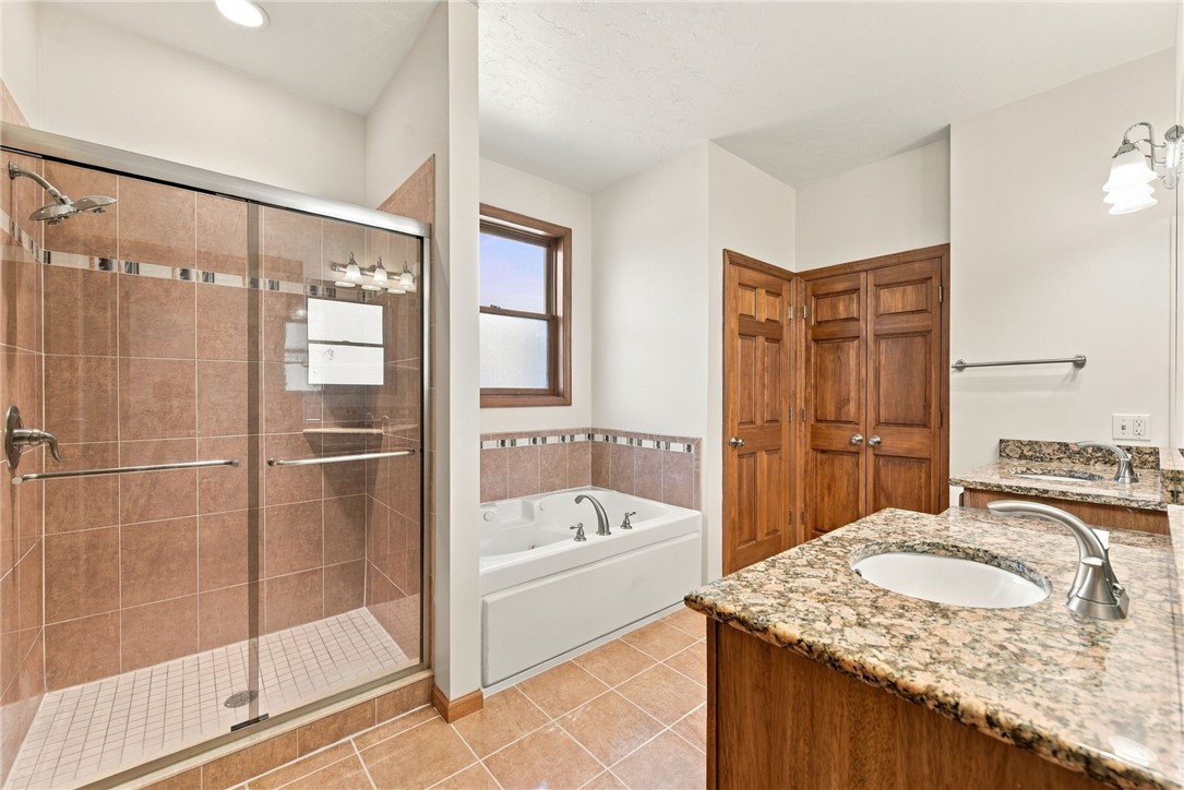 706 Forest Oaks Trl