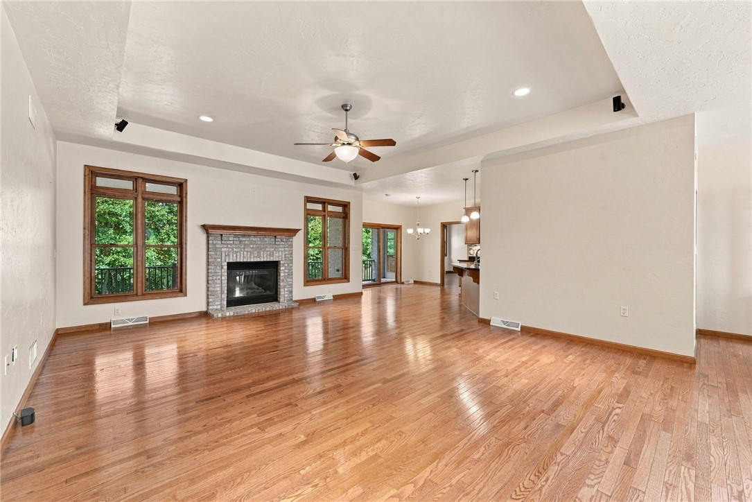 706 Forest Oaks Trl