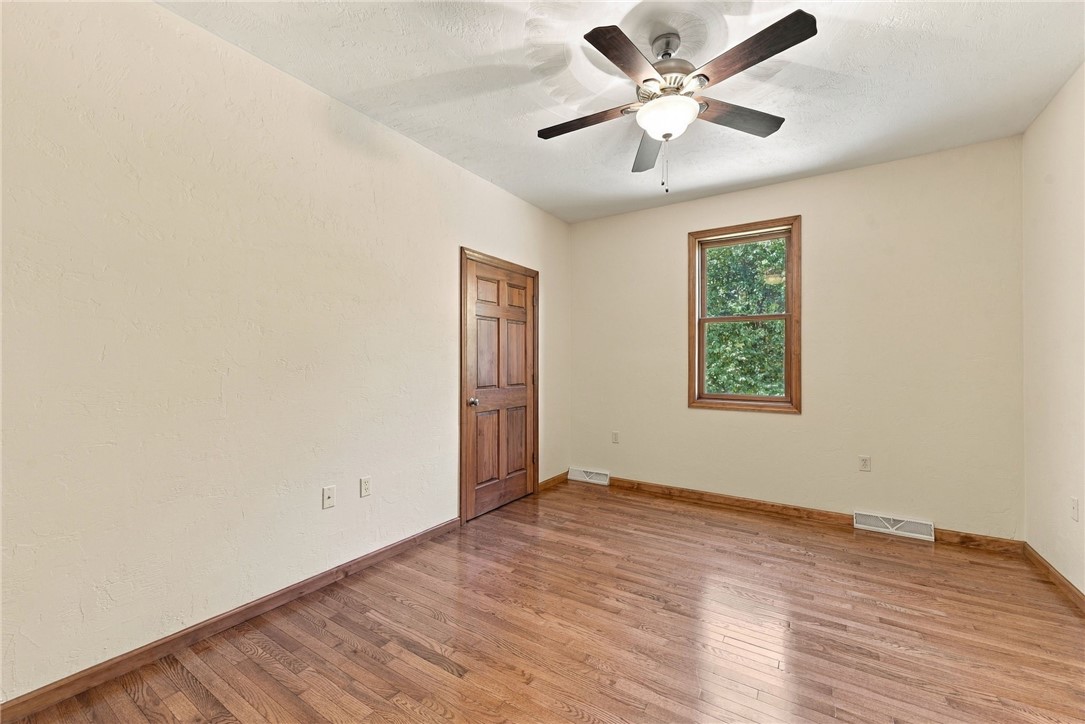706 Forest Oaks Trl